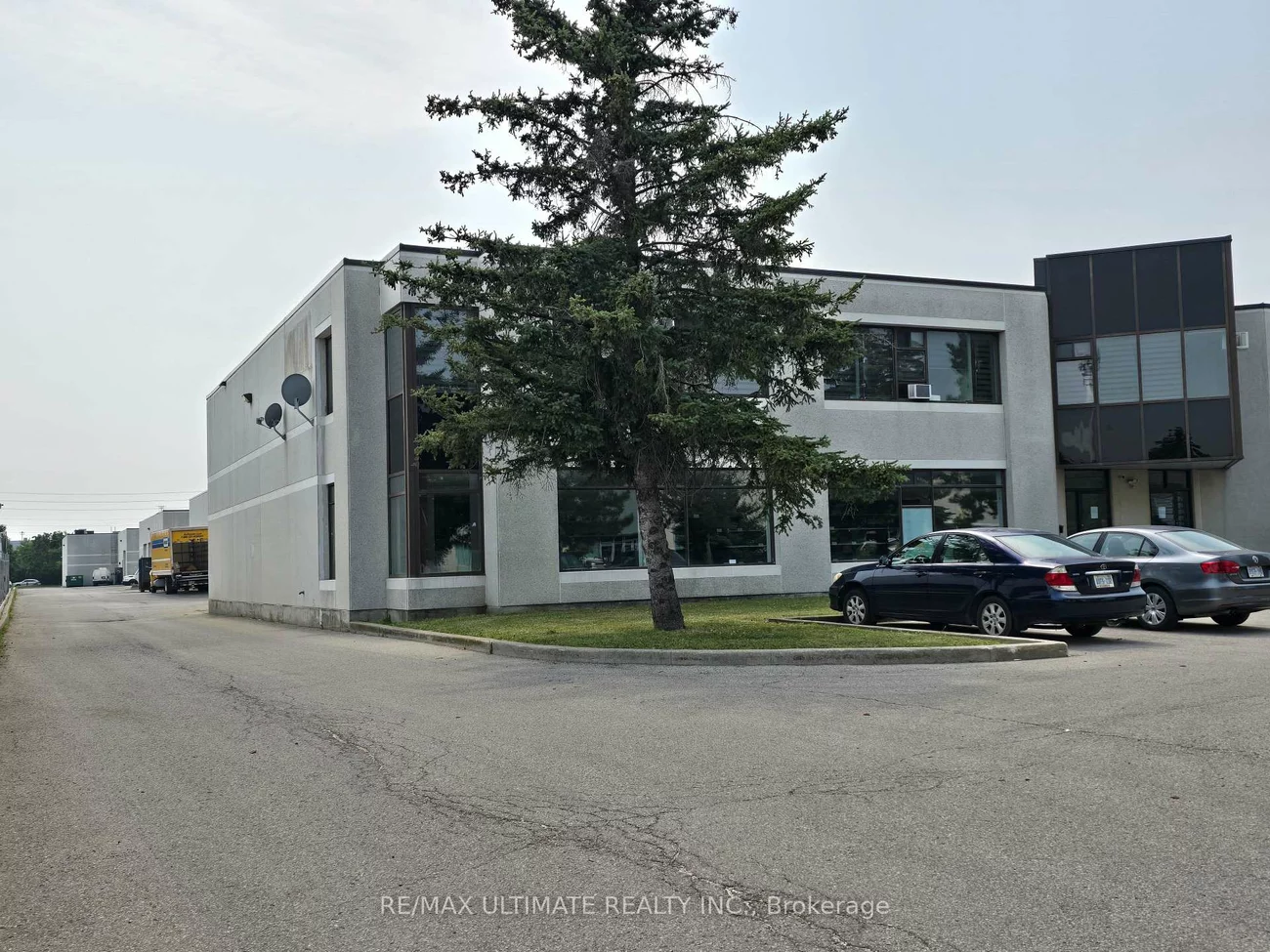 386, Deerhurst, Gore Industrial South, Brampton