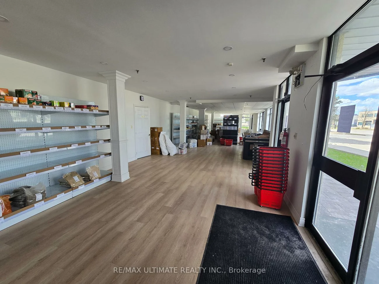 386, Deerhurst, Gore Industrial South, Brampton