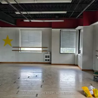 386, Deerhurst, Gore Industrial South, Brampton