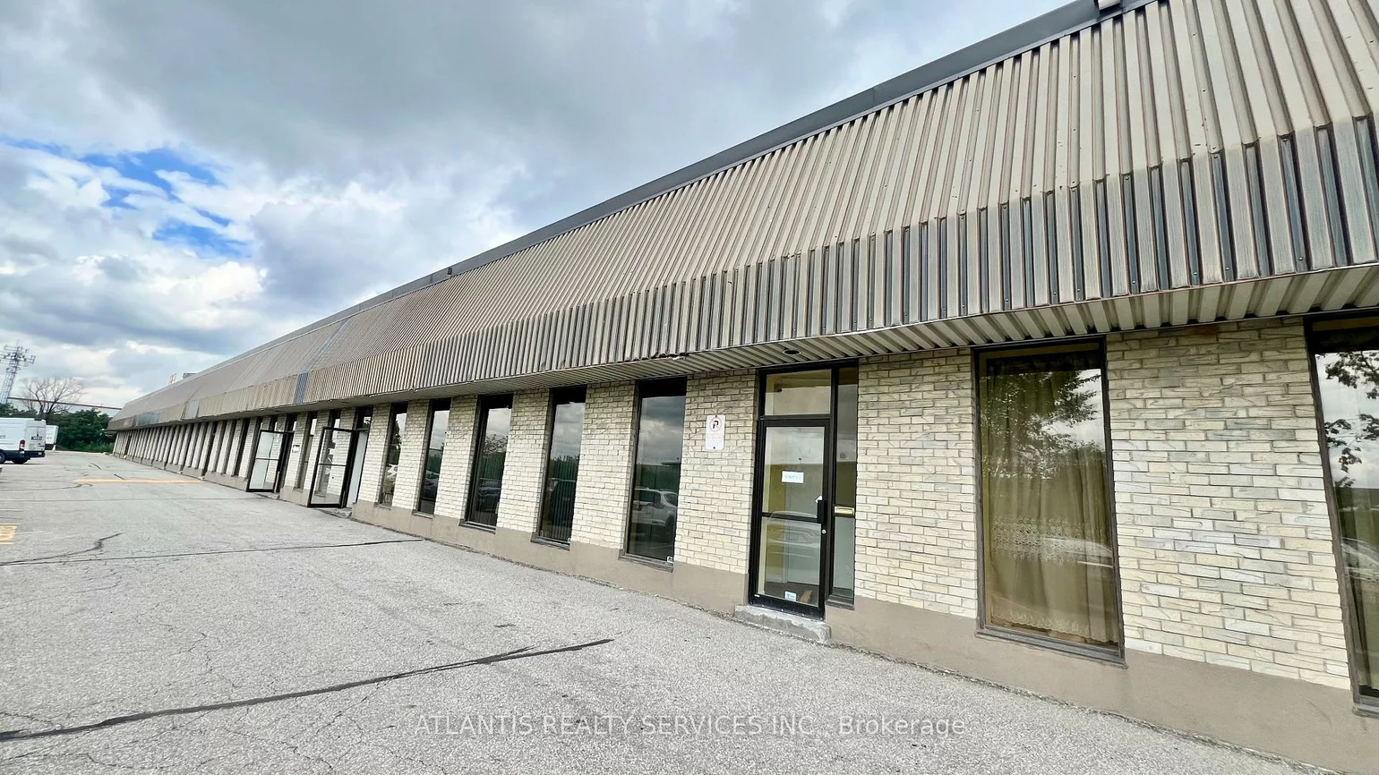 1730, Steeles, Avondale, Brampton