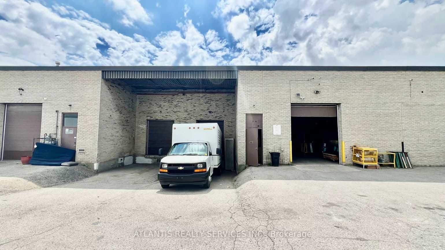 1730, Steeles, Avondale, Brampton