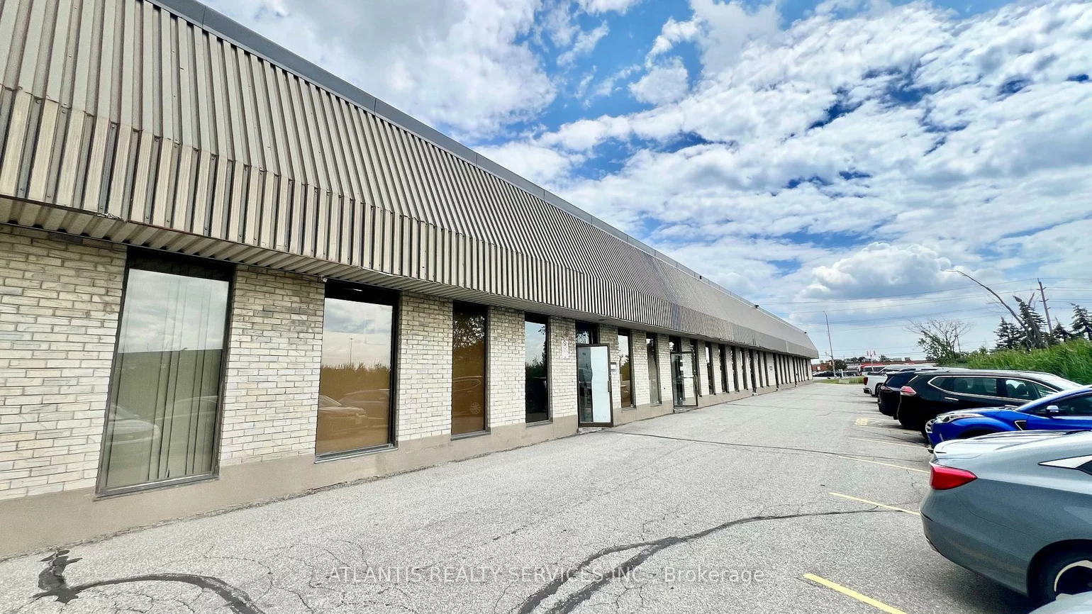 1730, Steeles, Avondale, Brampton