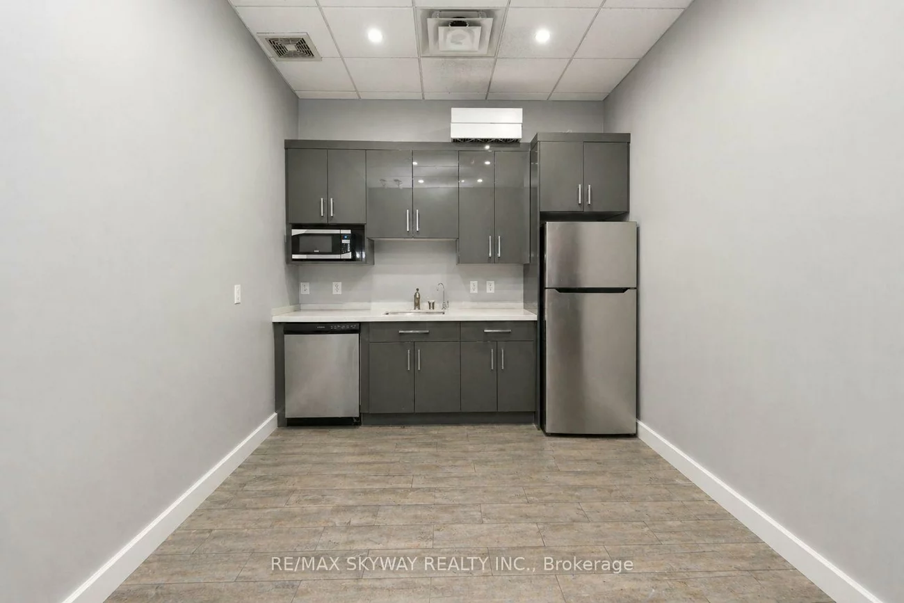 2070, Steeles, Southgate, Brampton