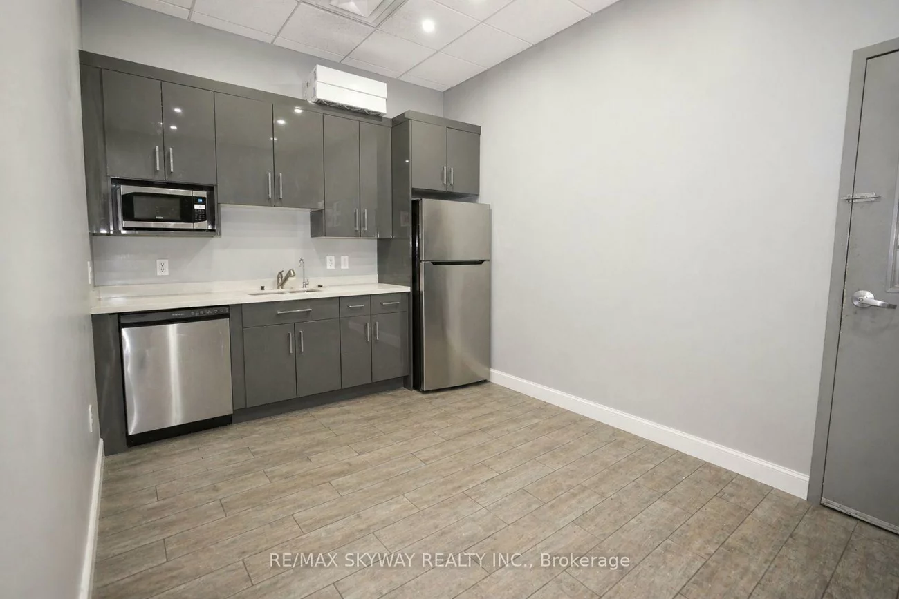 2070, Steeles, Southgate, Brampton