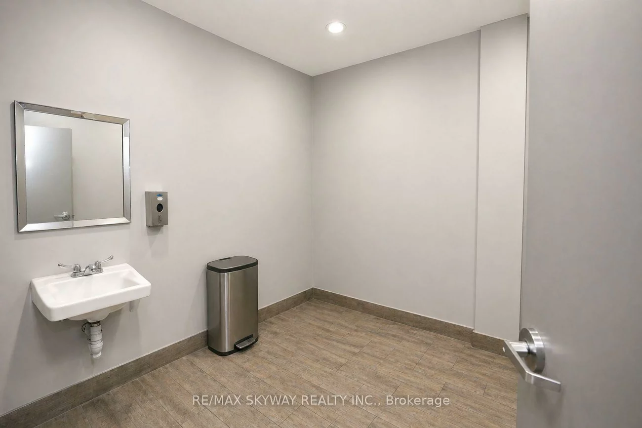 2070, Steeles, Southgate, Brampton