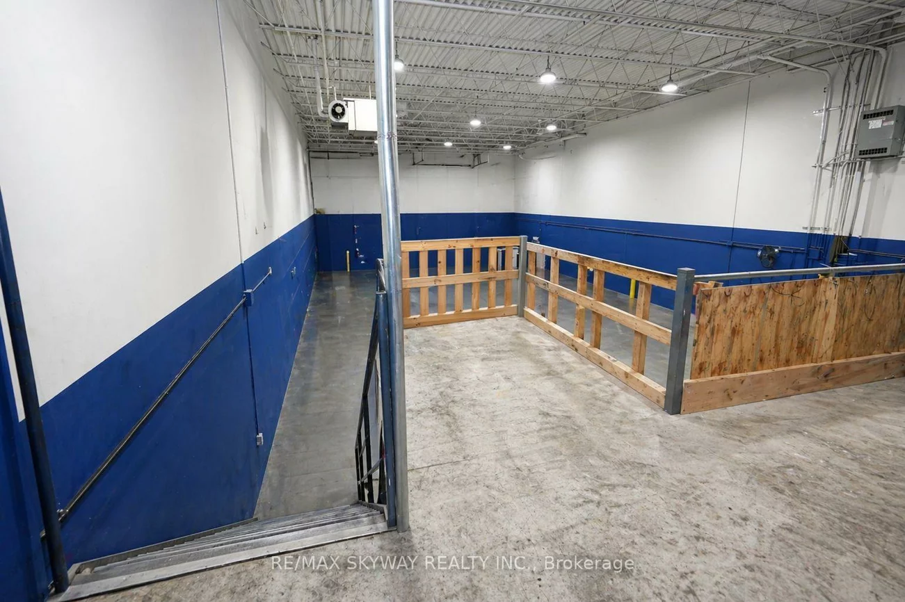 2070, Steeles, Southgate, Brampton