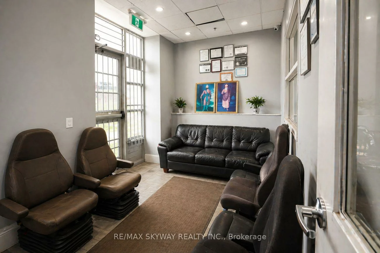 2070, Steeles, Southgate, Brampton