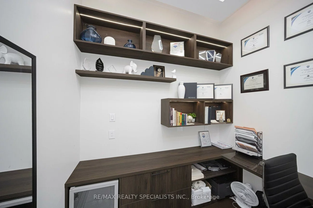 20, MARITIME ONTARIO, Airport Road/ Highway 7 Business Centre, Brampton