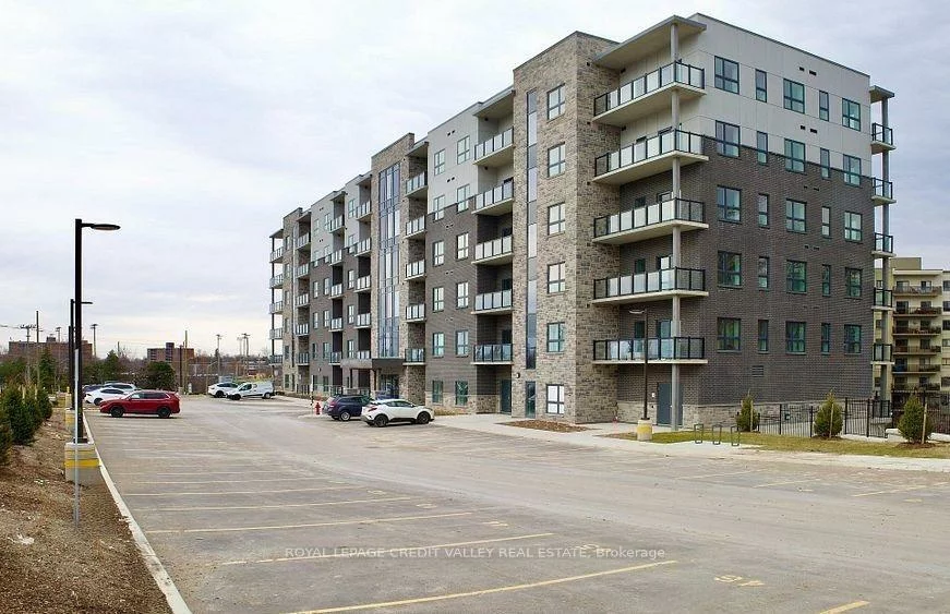 43, Queen, Downtown Brampton, Brampton