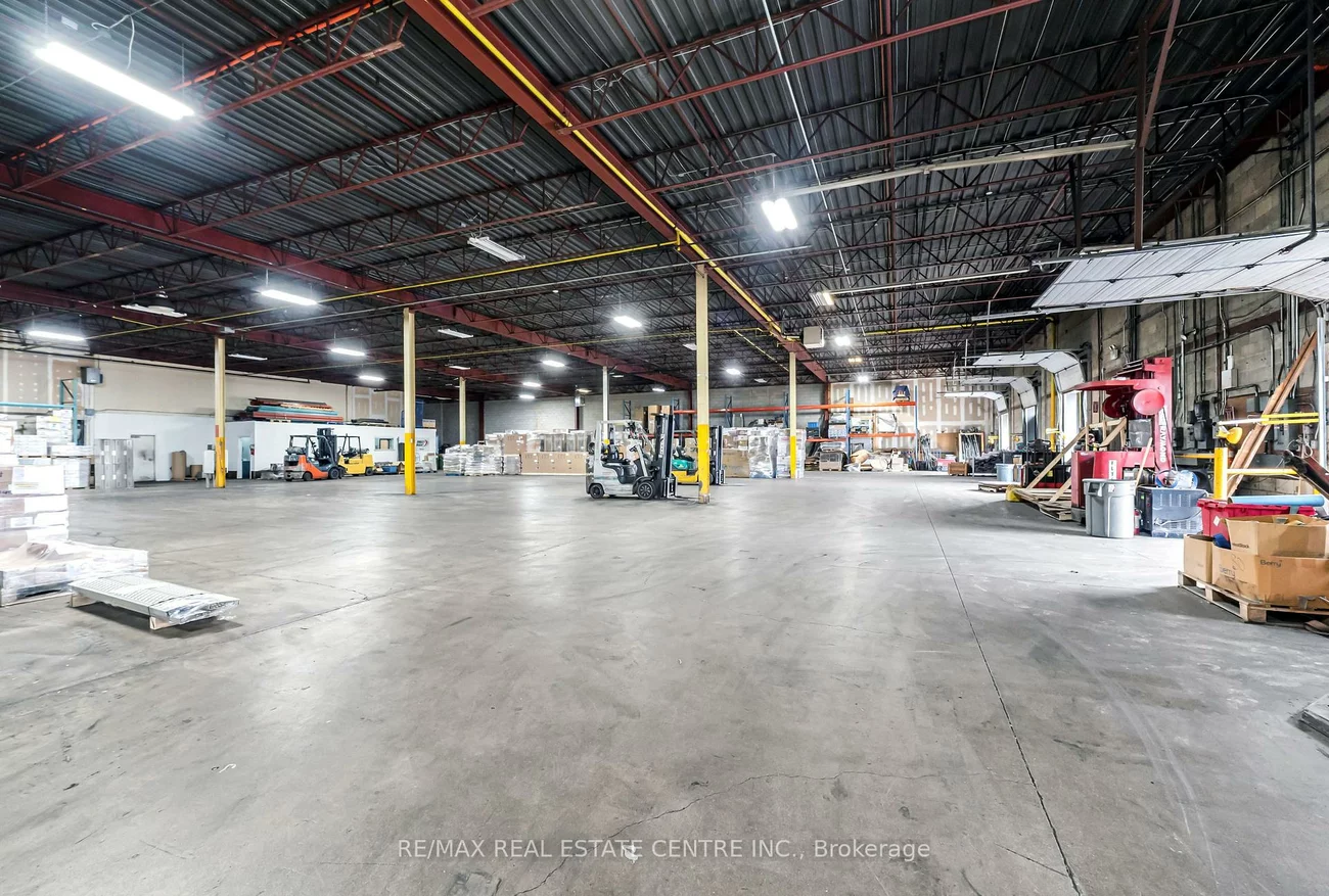 396, Clarence, Brampton East Industrial, Brampton