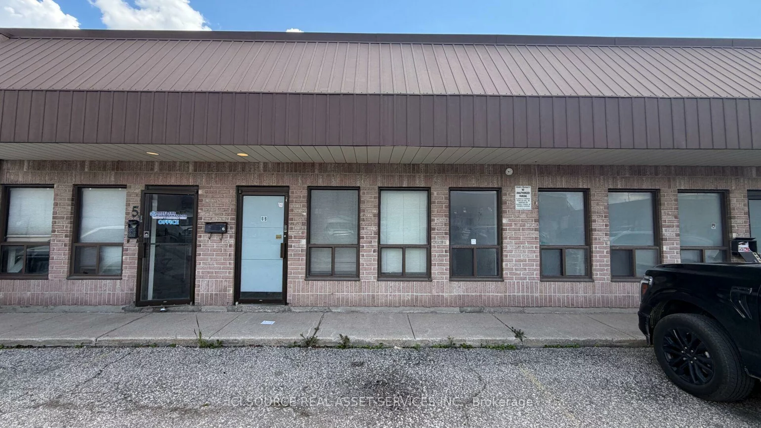18, Strathearn, Steeles Industrial, Brampton