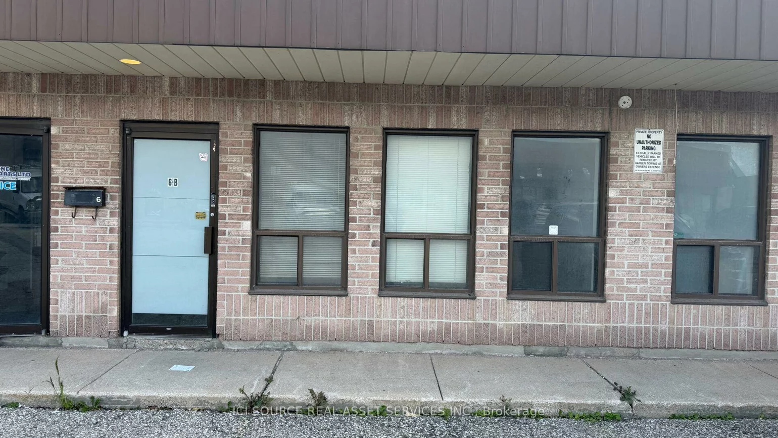 18, Strathearn, Steeles Industrial, Brampton
