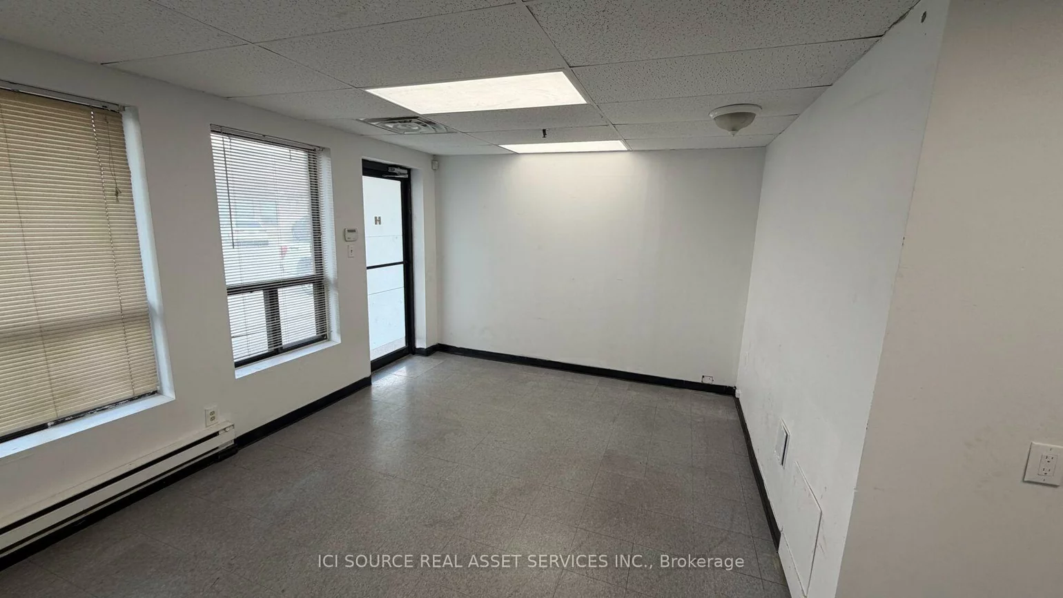18, Strathearn, Steeles Industrial, Brampton