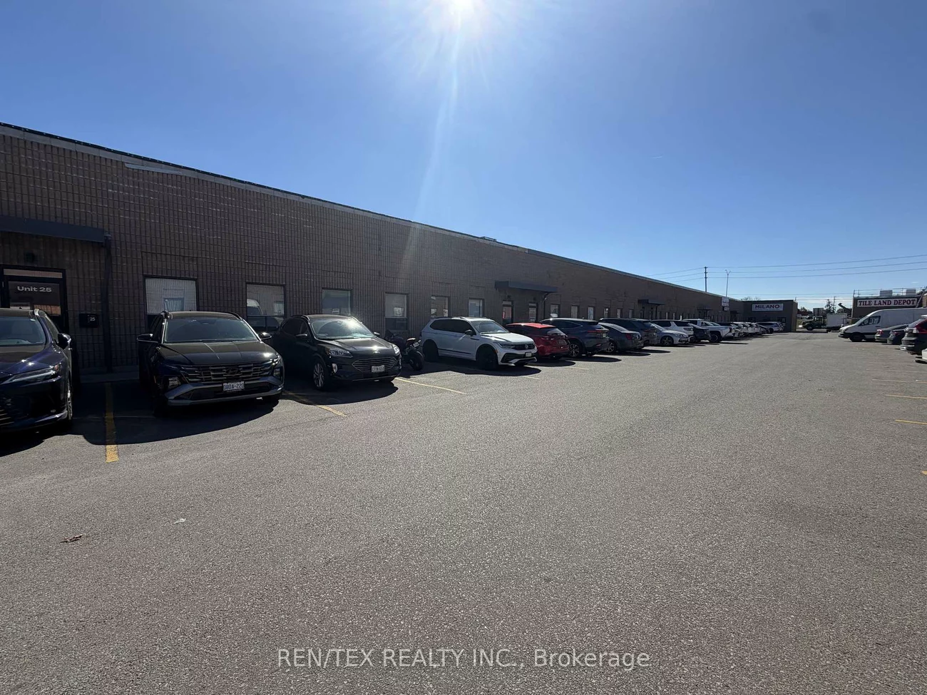 14, Strathearn, Steeles Industrial, Brampton