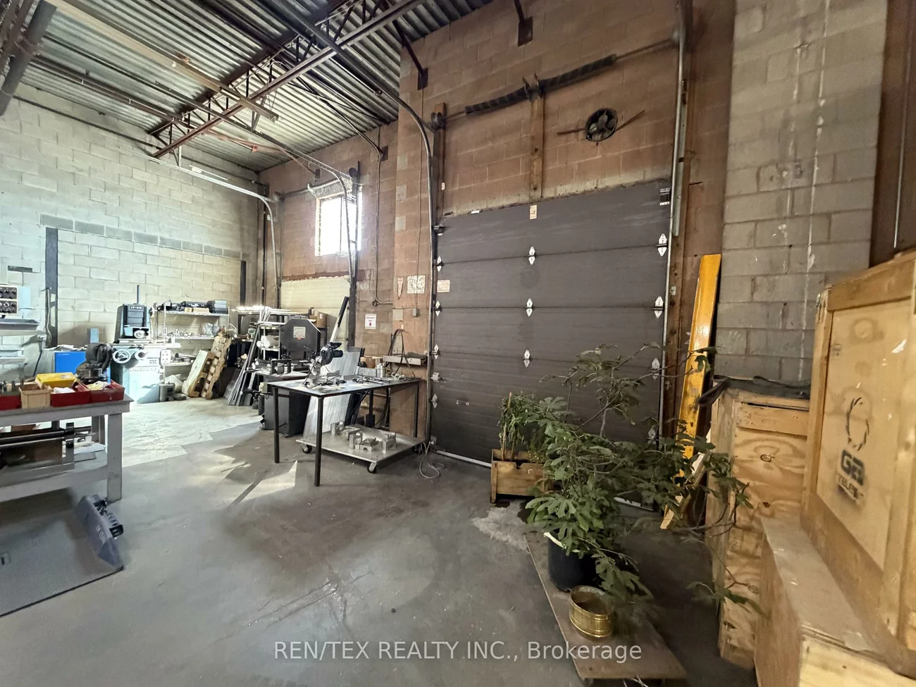 14, Strathearn, Steeles Industrial, Brampton