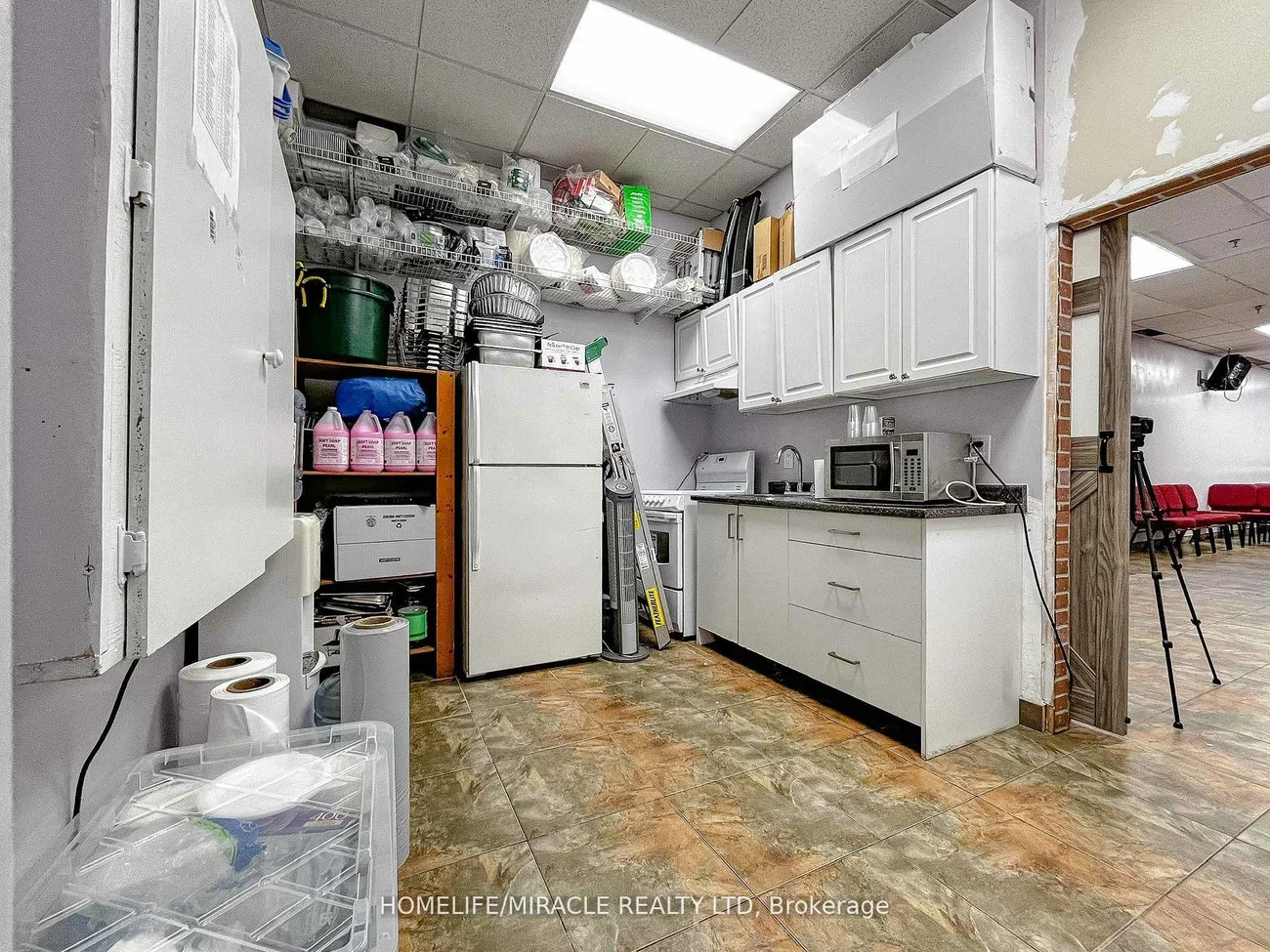 351, Parkhurst, Parkway Belt Industrial Area, Brampton