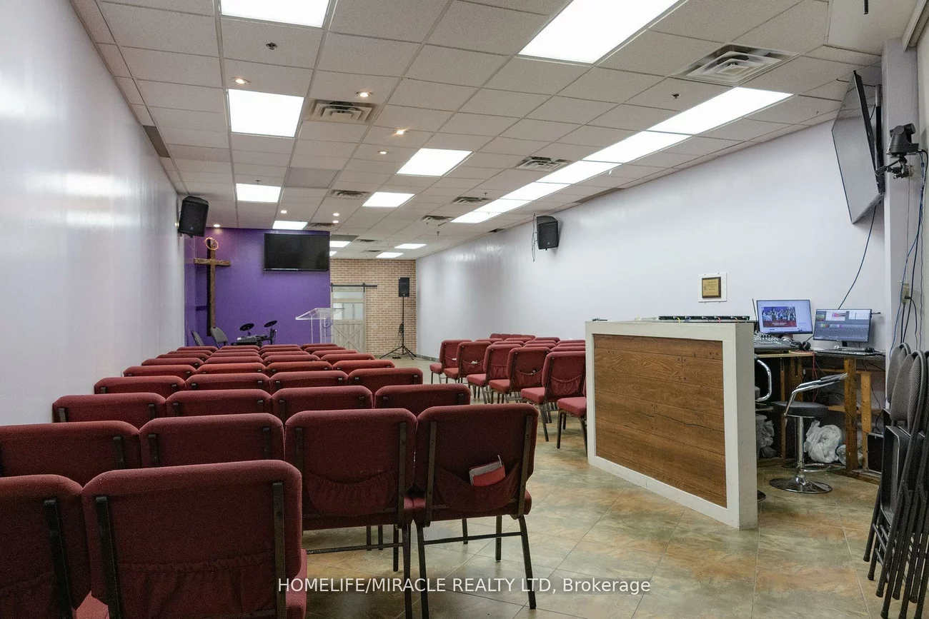 351, Parkhurst, Parkway Belt Industrial Area, Brampton