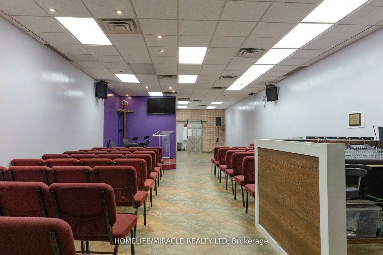 351, Parkhurst, Parkway Belt Industrial Area, Brampton