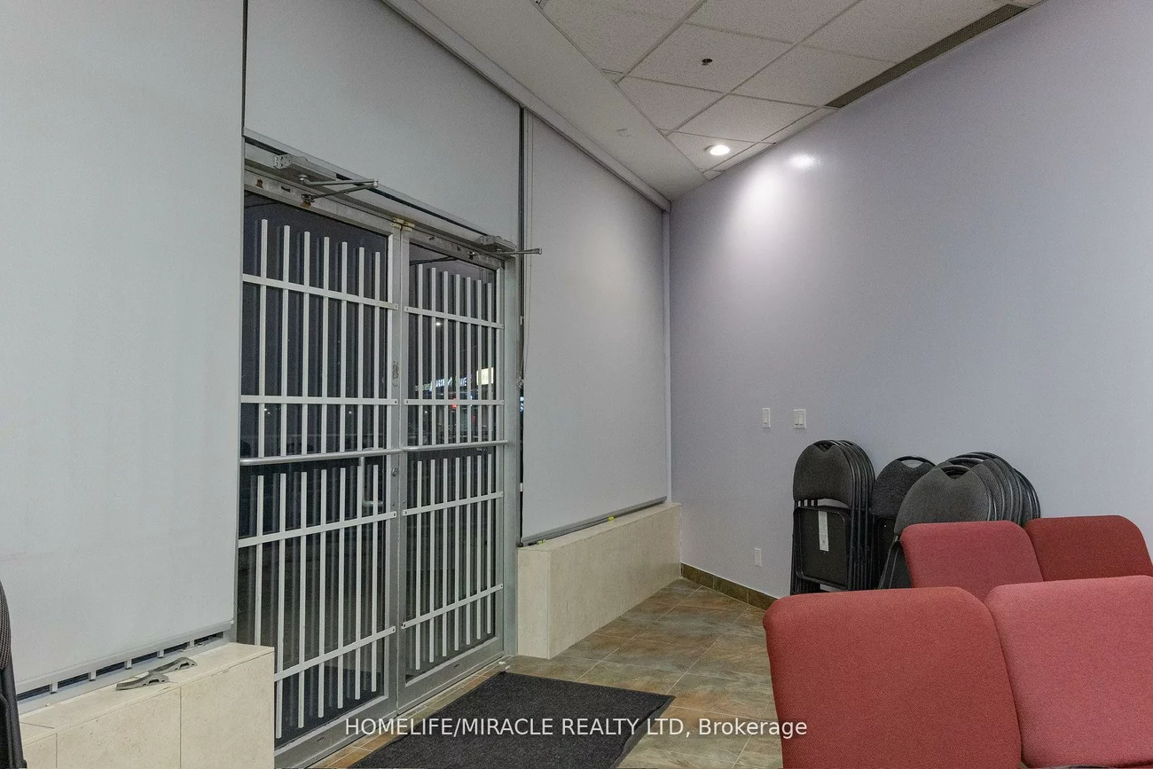 351, Parkhurst, Parkway Belt Industrial Area, Brampton