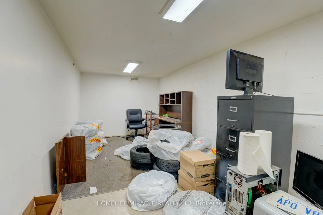 173, Advance, Steeles Industrial, Brampton