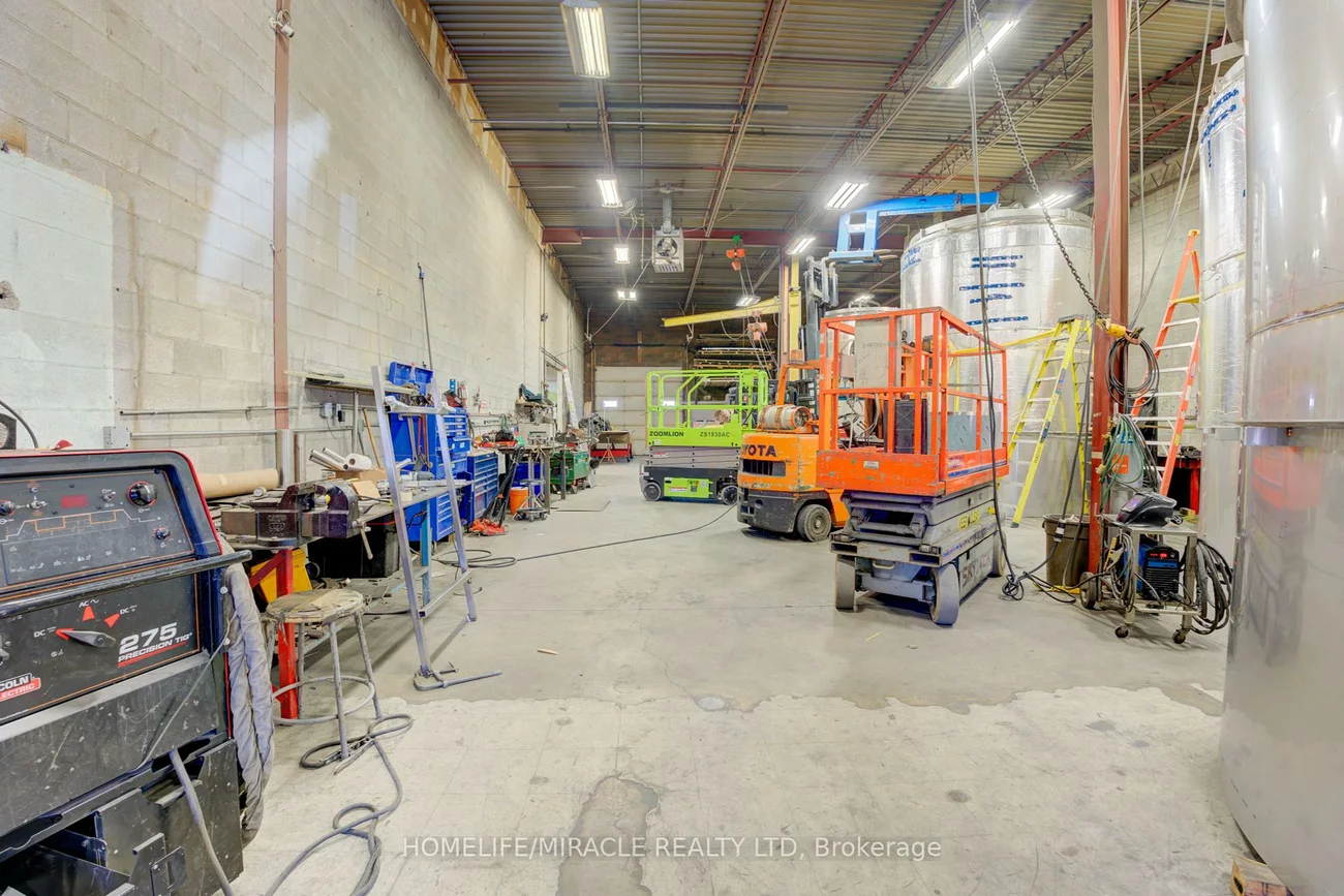 175, Advance, Steeles Industrial, Brampton