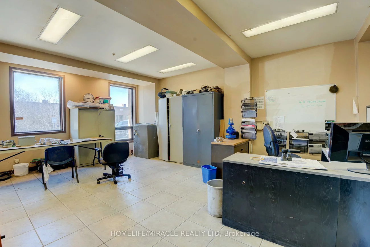 175, Advance, Steeles Industrial, Brampton