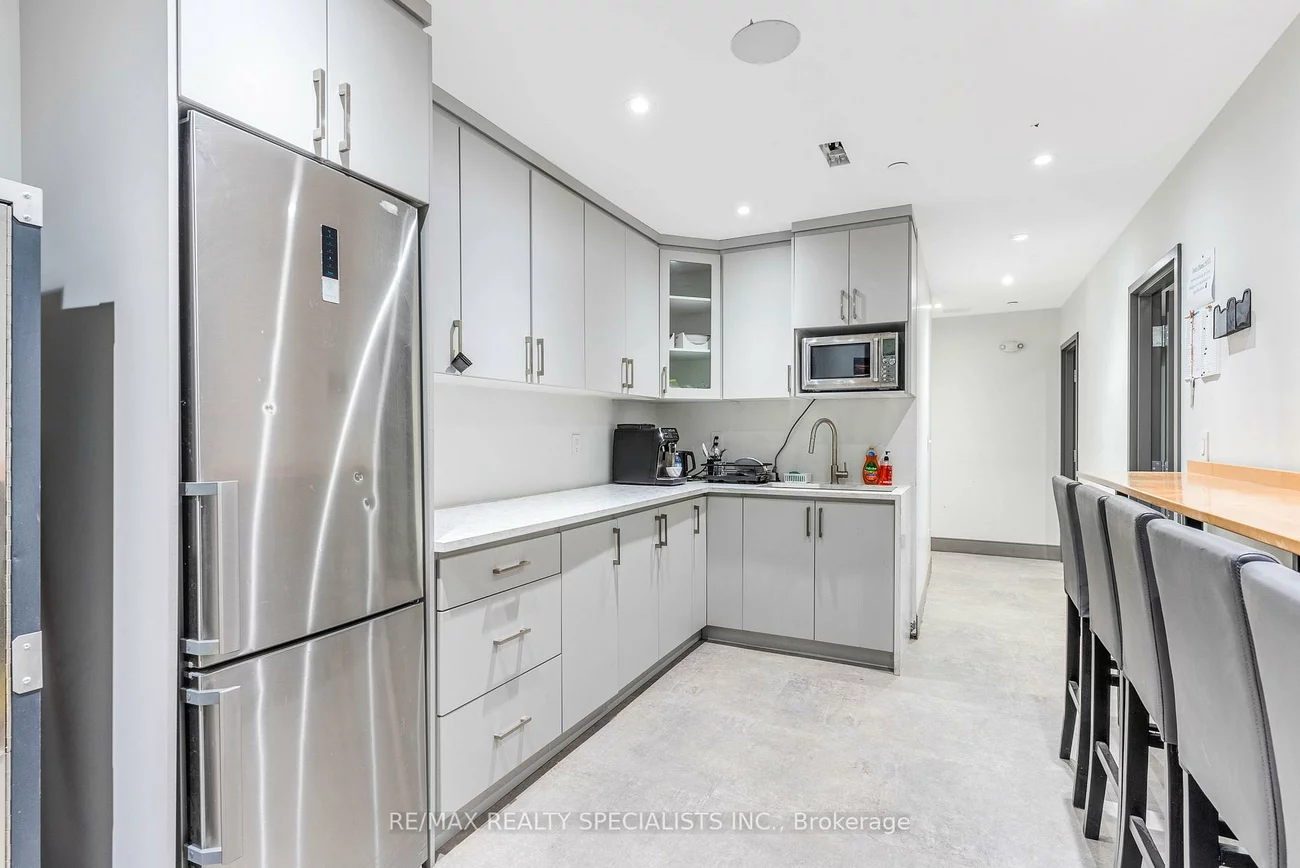 173, Advance, Steeles Industrial, Brampton