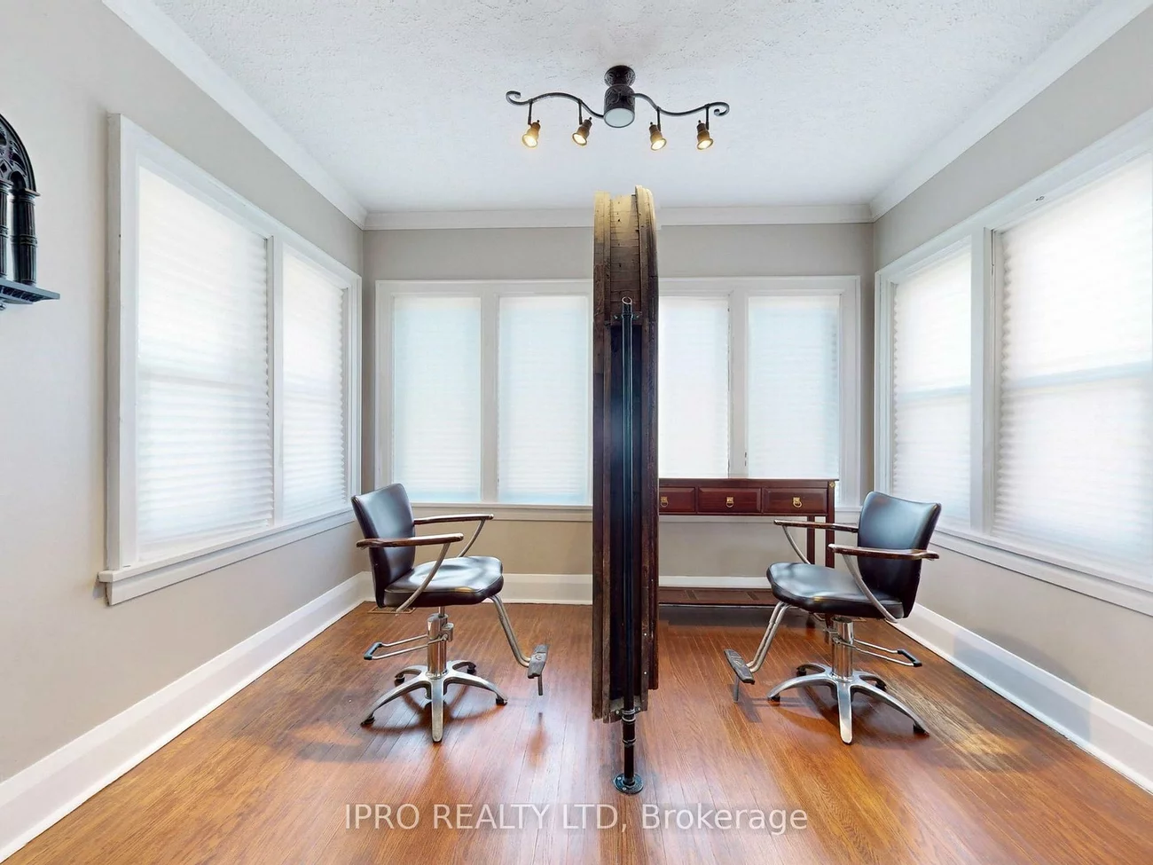 219, Queen, Downtown Brampton, Brampton