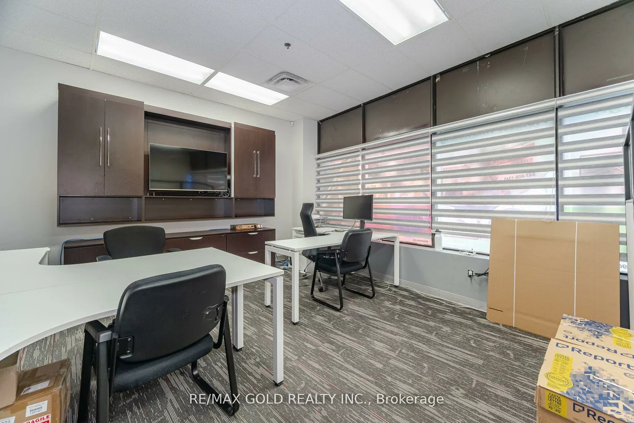 2074, Steeles, Southgate, Brampton