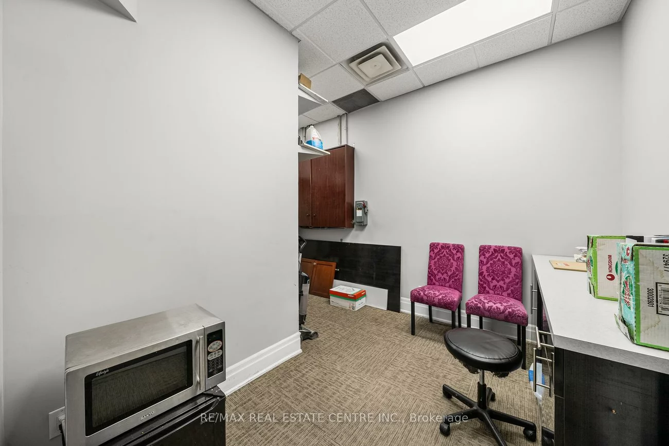 341, Parkhurst, Parkway Belt Industrial Area, Brampton