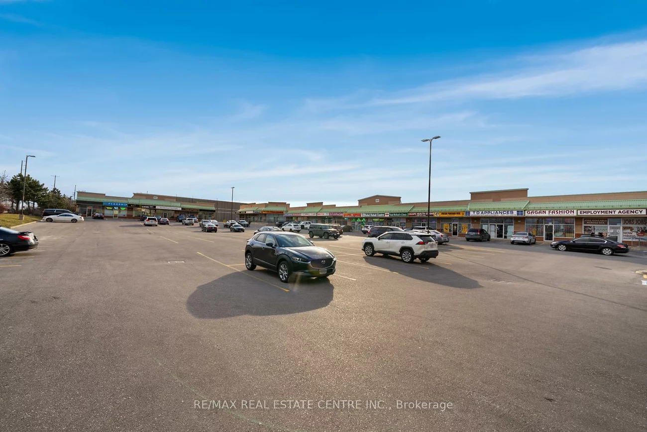 341, Parkhurst, Parkway Belt Industrial Area, Brampton