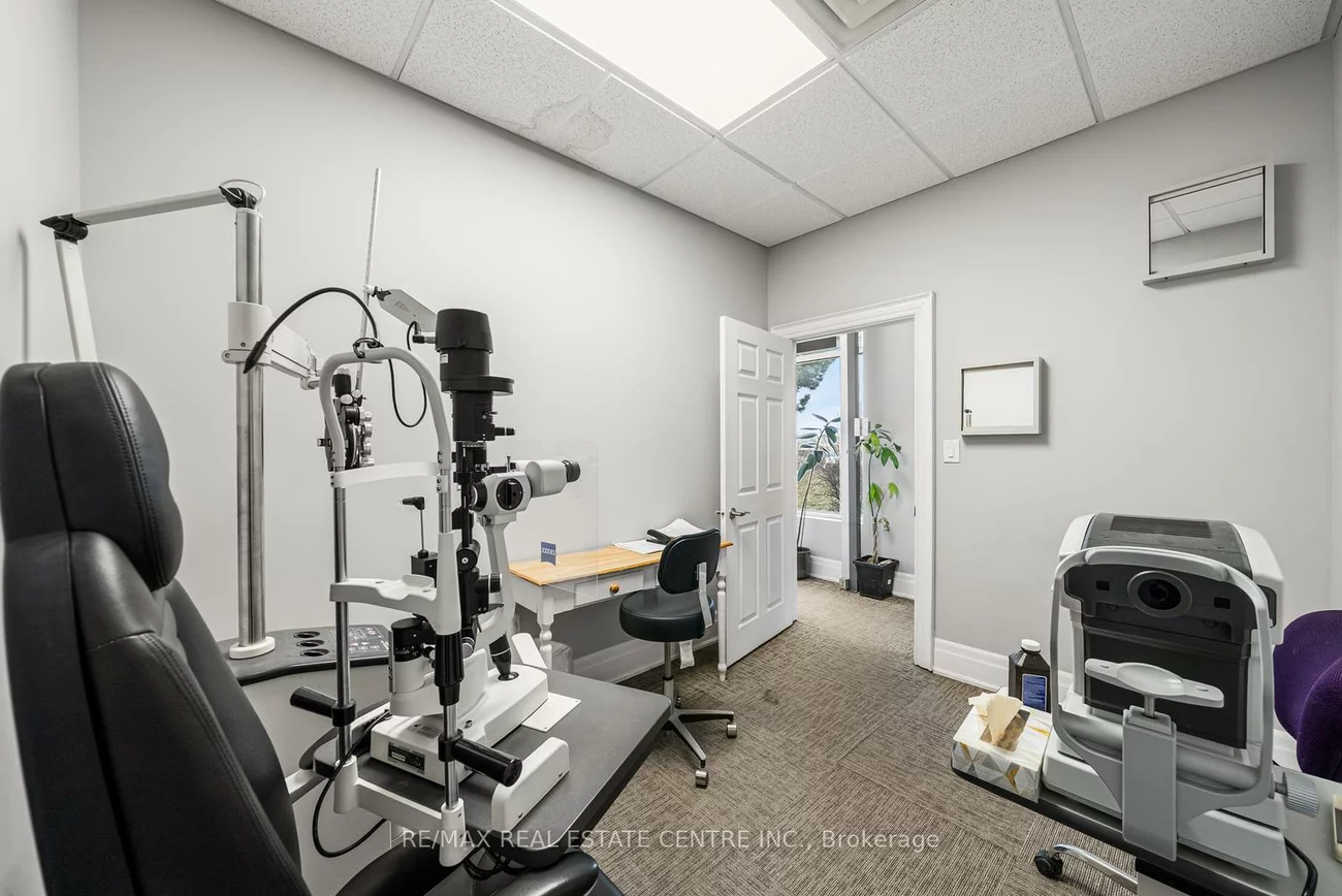 341, Parkhurst, Parkway Belt Industrial Area, Brampton