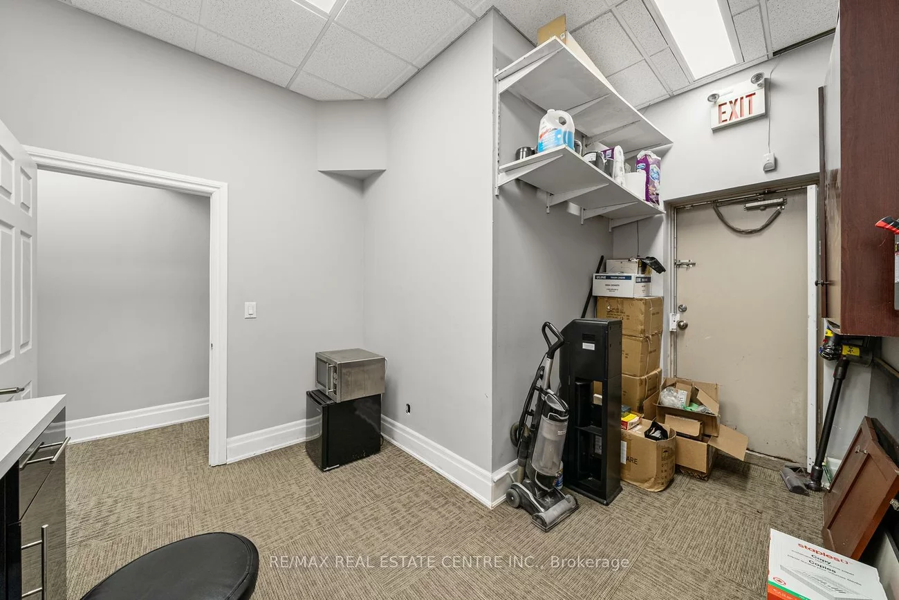 341, Parkhurst, Parkway Belt Industrial Area, Brampton