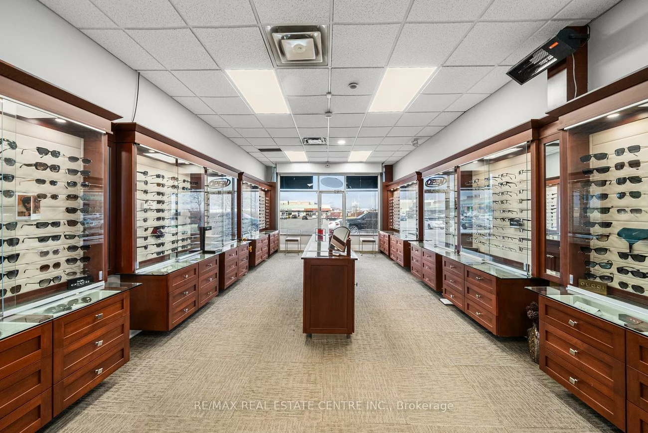 341, Parkhurst, Parkway Belt Industrial Area, Brampton