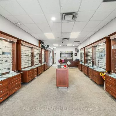 341, Parkhurst, Parkway Belt Industrial Area, Brampton