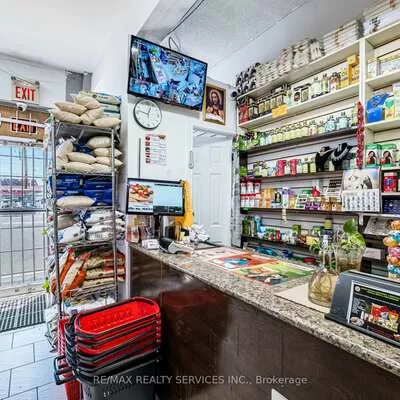 44, Dean, Brampton East, Brampton
