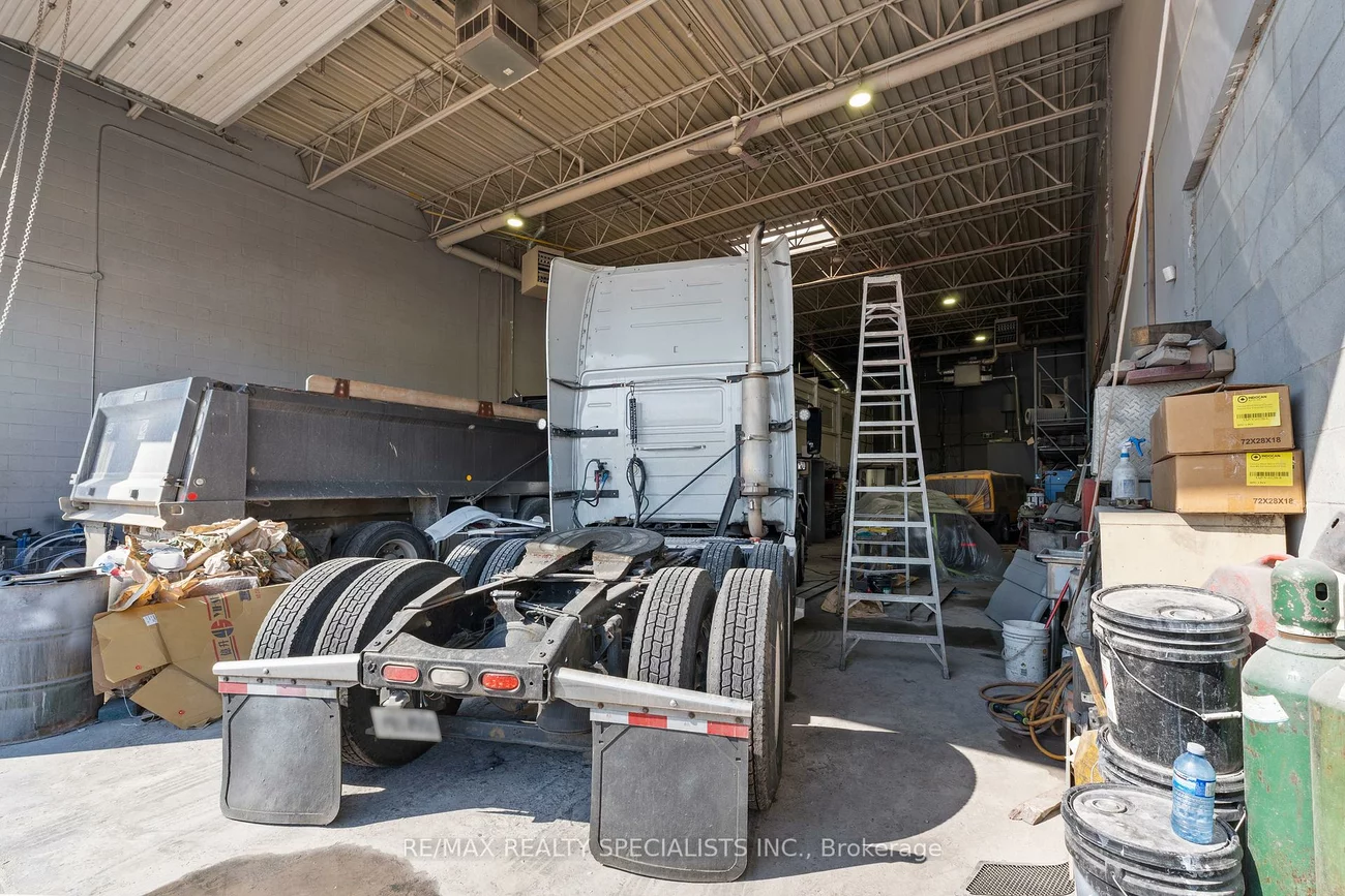 170, Glidden, Brampton East Industrial, Brampton