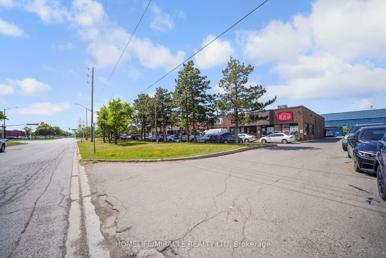 222, Advance, Steeles Industrial, Brampton