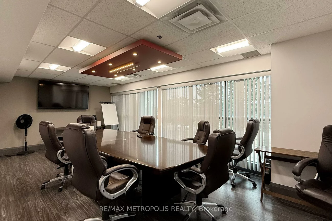 135, Devon, Gore Industrial South, Brampton