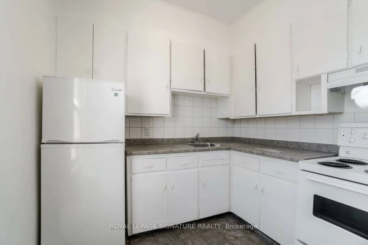 48, David, Downtown Brampton, Brampton