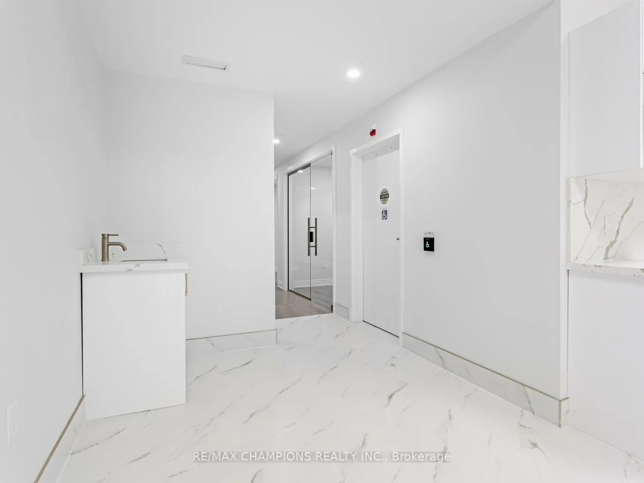 2565, Steeles, Steeles Industrial, Brampton