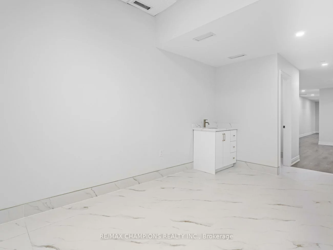 2565, Steeles, Steeles Industrial, Brampton