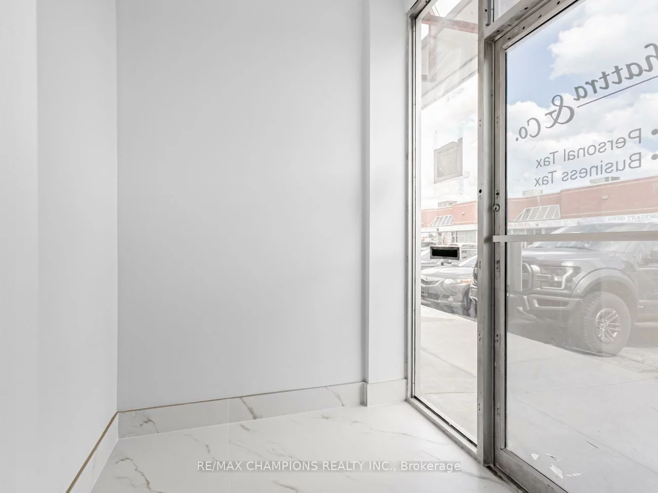 2565, Steeles, Steeles Industrial, Brampton