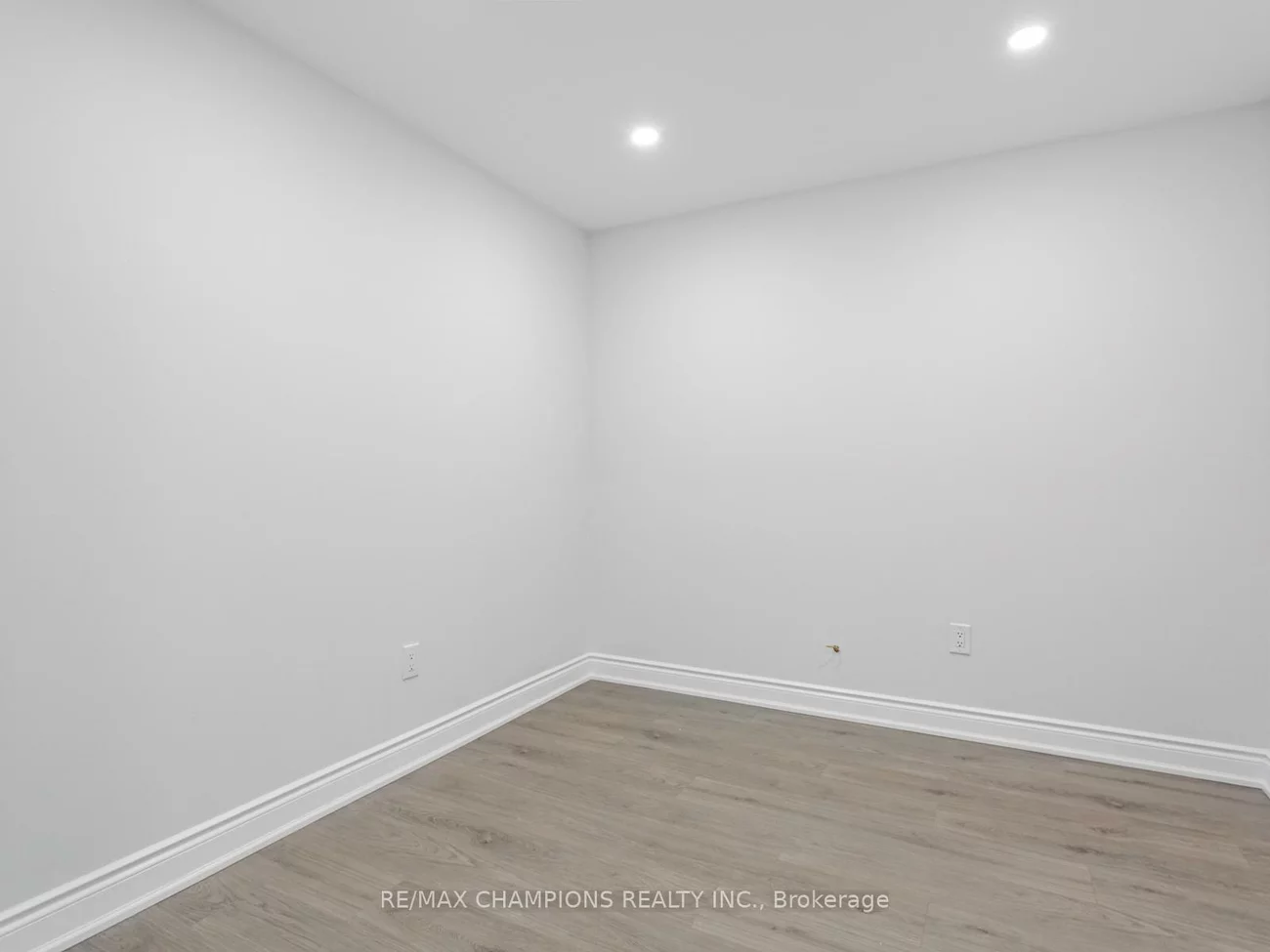 2565, Steeles, Steeles Industrial, Brampton