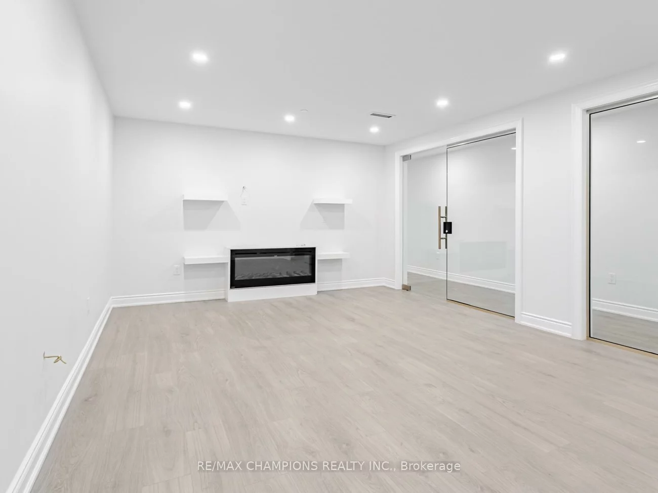 2565, Steeles, Steeles Industrial, Brampton