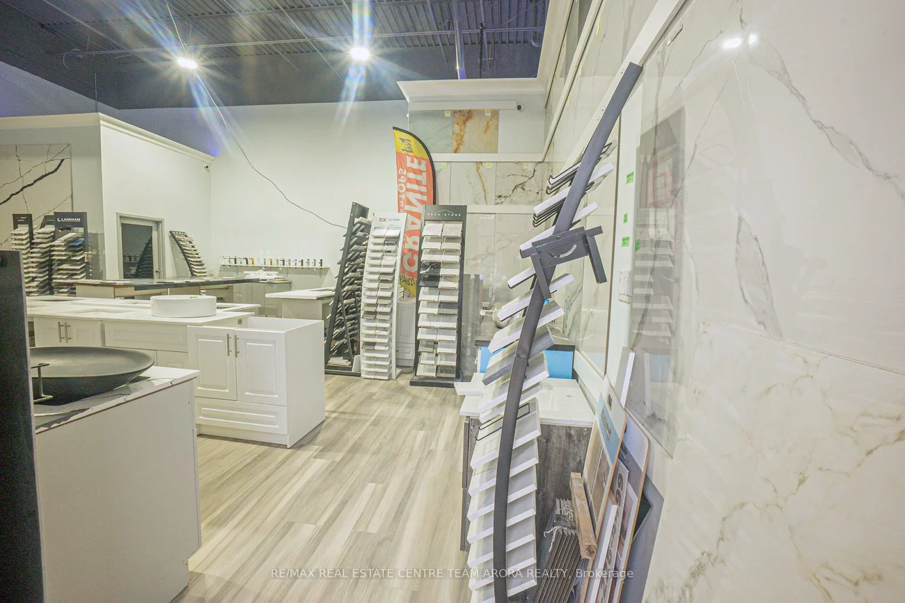 2084, Steeles, Southgate, Brampton