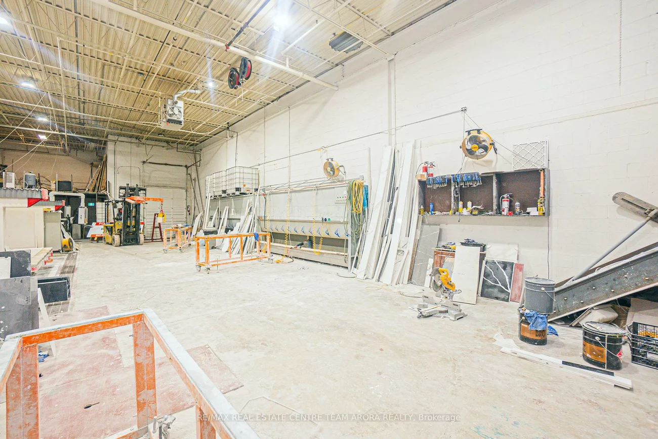 2084, Steeles, Southgate, Brampton