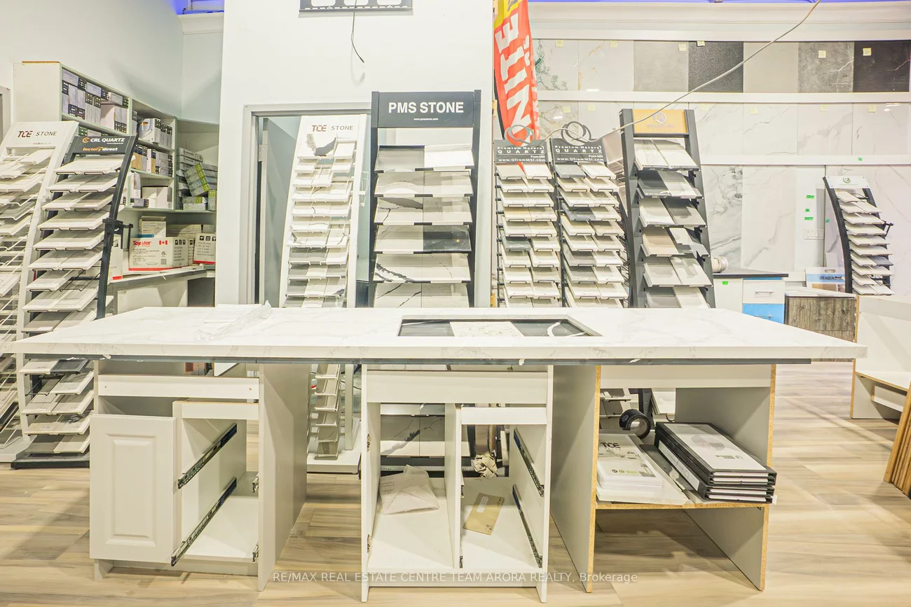 2084, Steeles, Southgate, Brampton