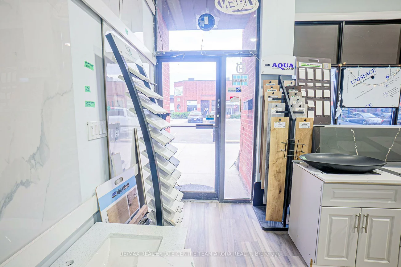 2084, Steeles, Southgate, Brampton