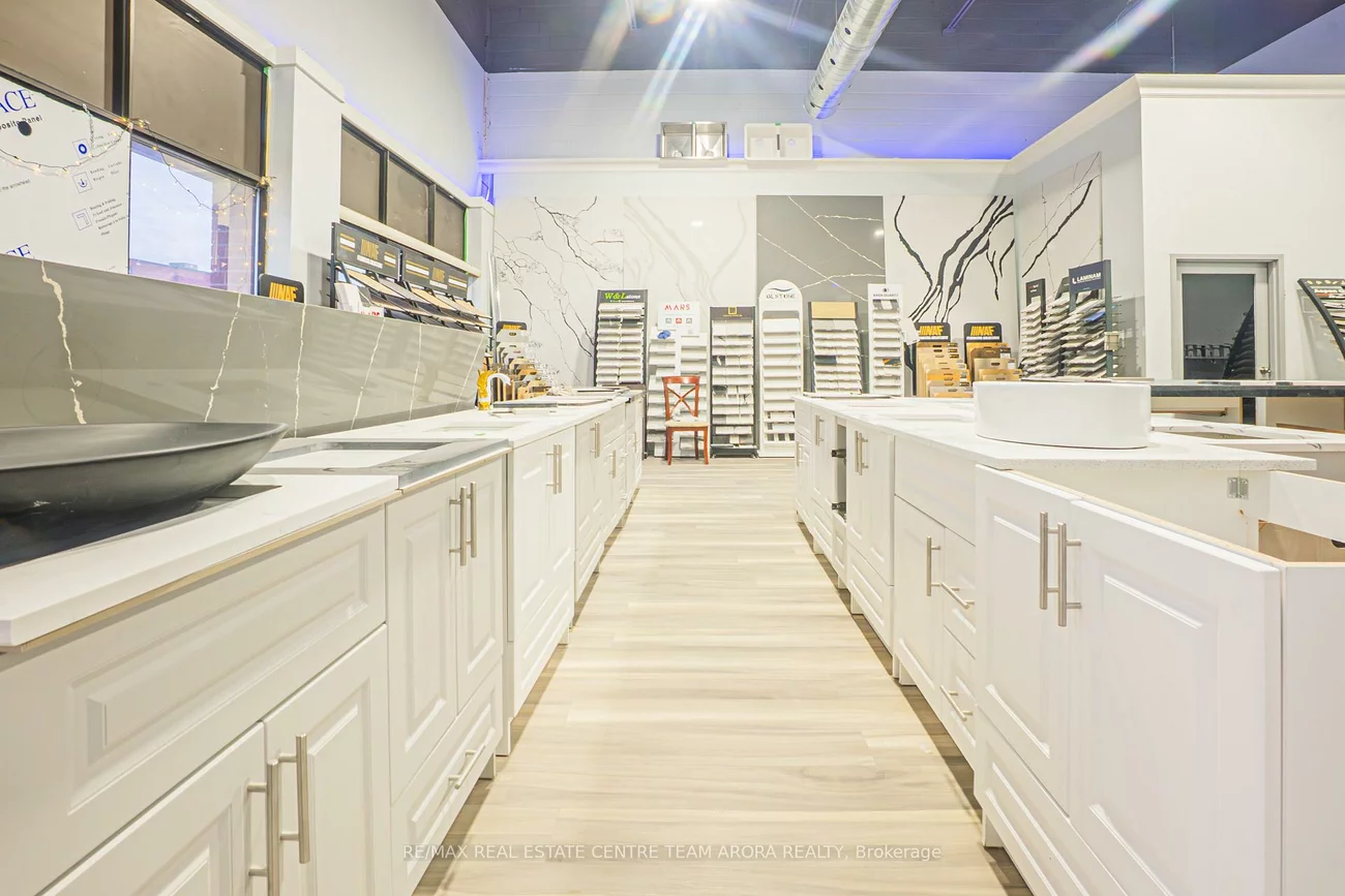 2084, Steeles, Southgate, Brampton